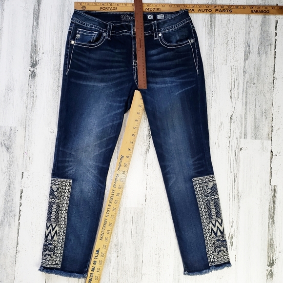 **SOLD** Miss Me Signature Ankle Skinny Jean's. Size 30. - Picture 5 of 6